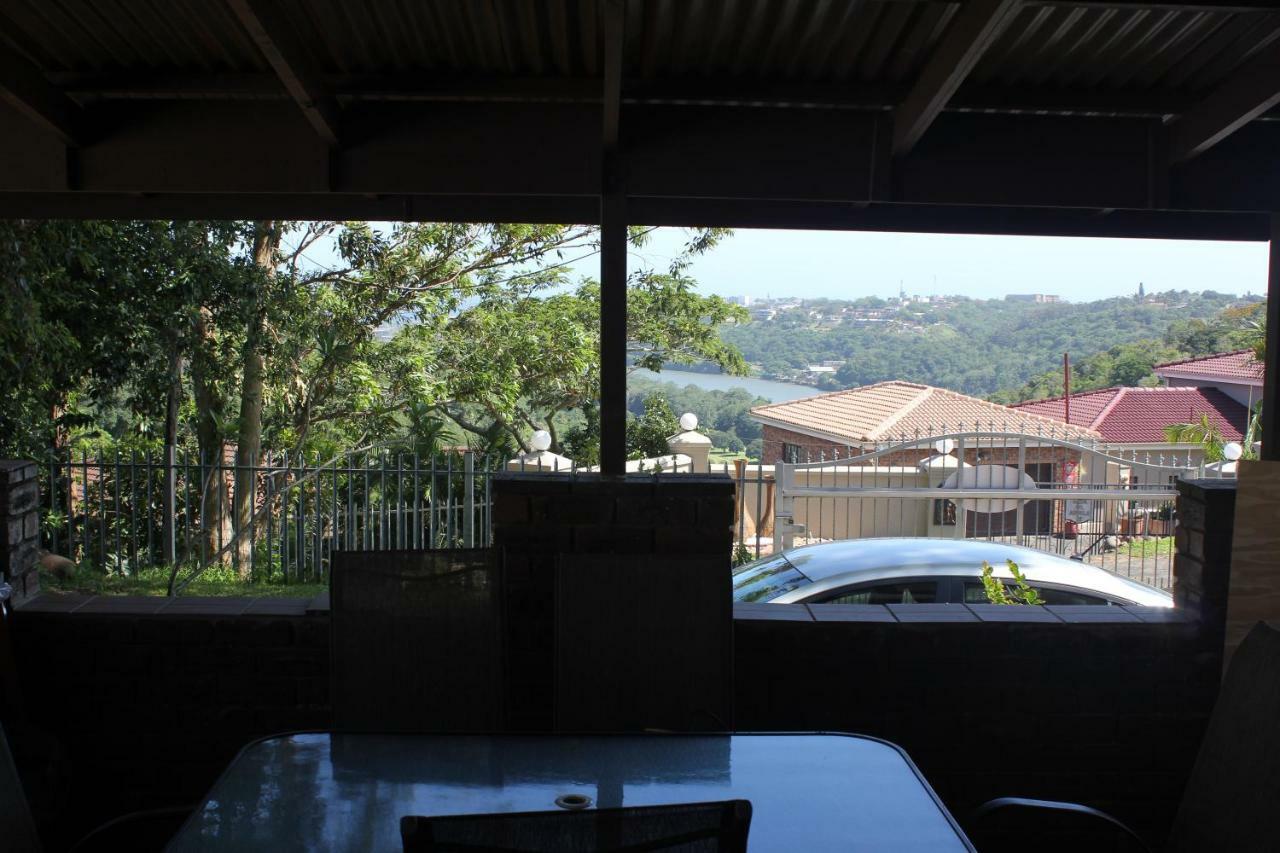 Hotel Laudin'S View Umtentweni Esterno foto